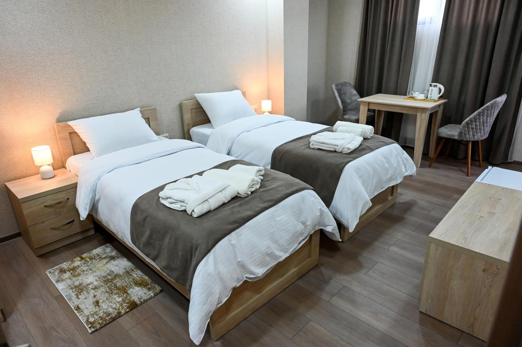 Hotel K124 库塔伊西 外观 照片