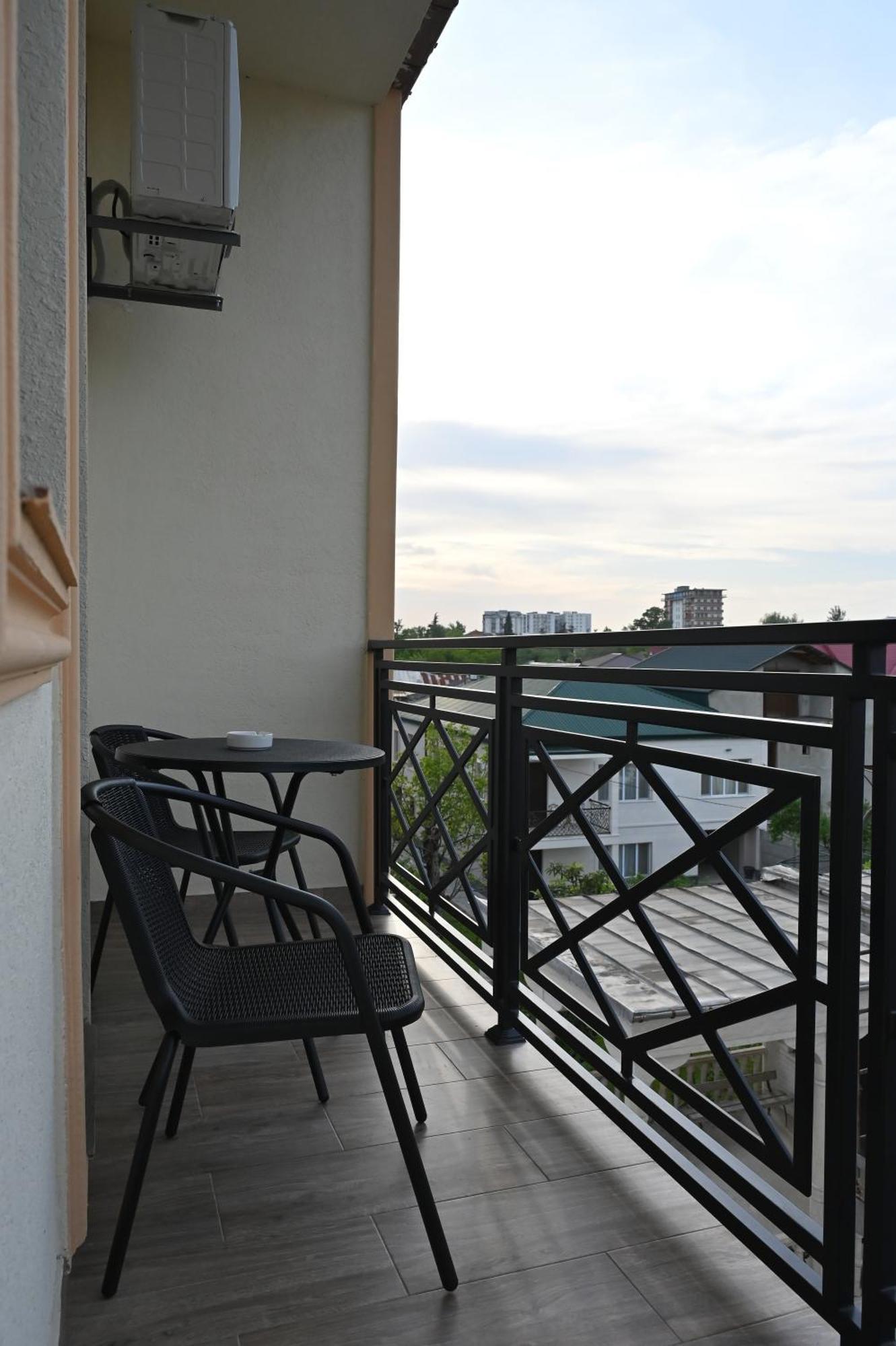 Hotel K124 库塔伊西 外观 照片